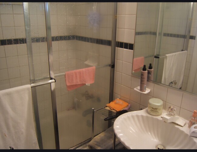 Photo - 823 Greenwood Ave NE