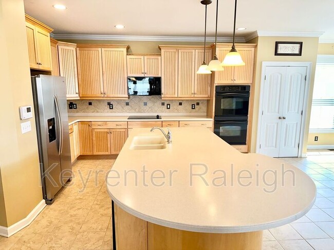 Photo - 208 Austin View Blvd