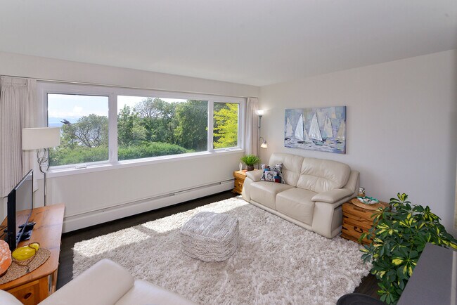 Photo - Royal Beach Apartments