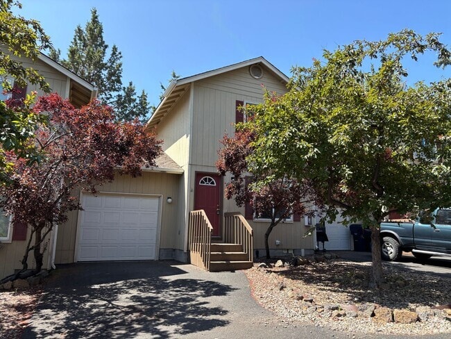 Building Photo - 1372 NE Whisper Ridge Dr Unit 2 Rental