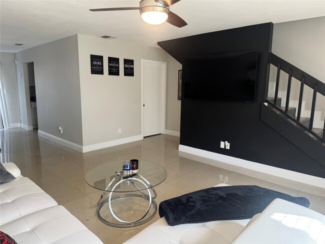 Photo - 6104 Channel Dr