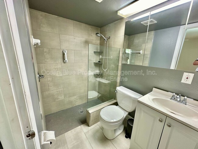 Photo - 1301 S Howard Ave Unit B23