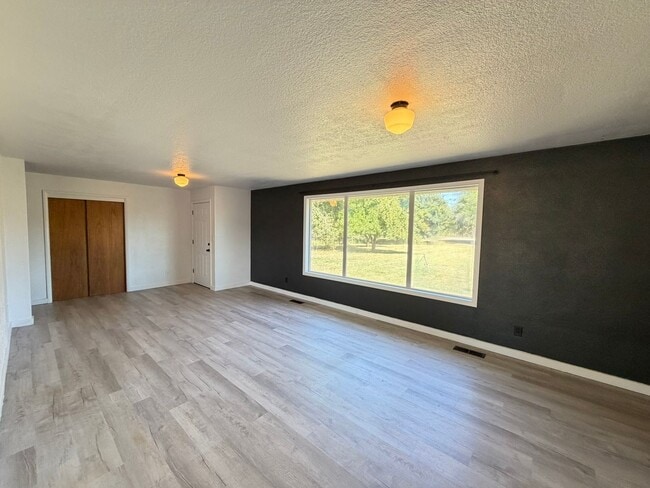 Photo - 27840 7 Mile Ln