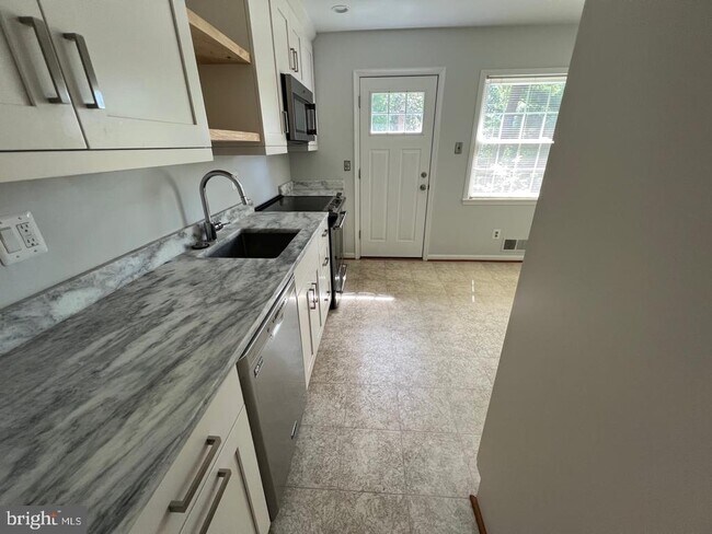 Photo - 6407 Kenhowe Dr