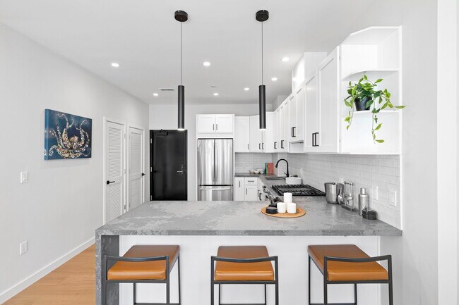 Photo - 693 Sutter St Unit 2