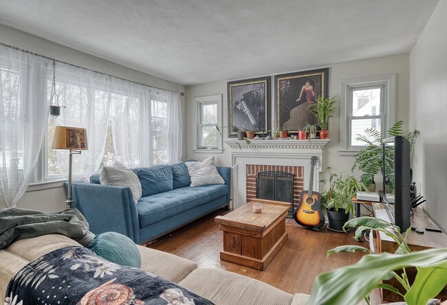 Photo - 291 Mansfield Ave