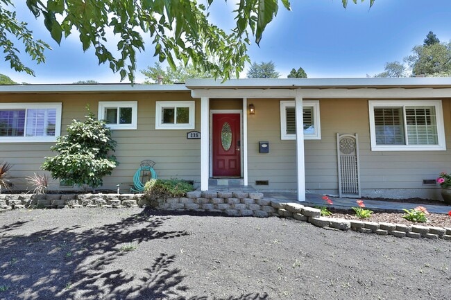 Building Photo - 235 Ginger Dr