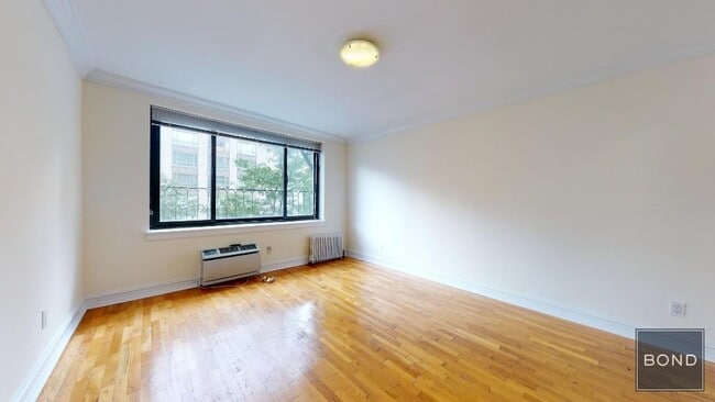 Building Photo - 1661 York Ave Unit 2F Rental