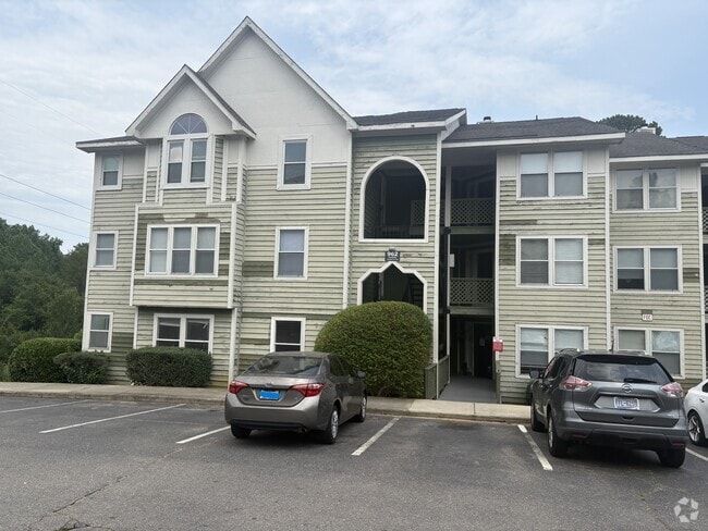 Building Photo - 962 Stewarts Creek Dr Unit 7 Rental