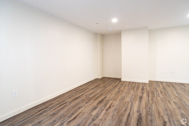 2BR, 1BA - 1,000SF - Living Room - 42-44 Bridge St