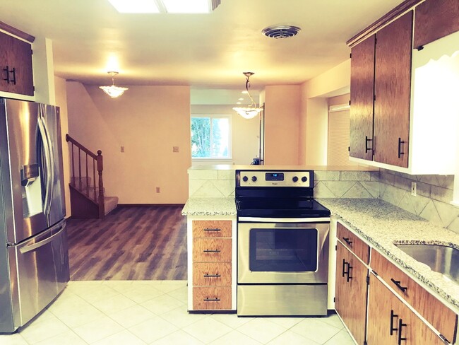 Building Photo - 2000 Sheller Rd Rental