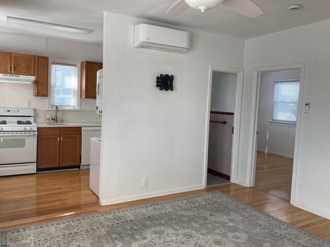 7817 Ventnor Ave Unit 4