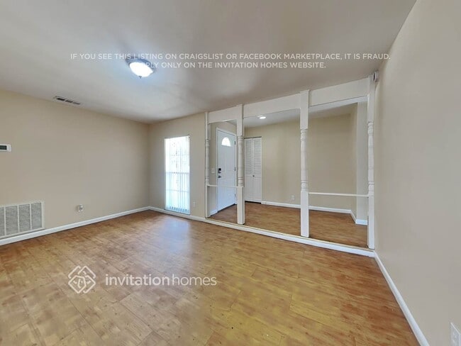 Photo - 8303 W Hiawatha St