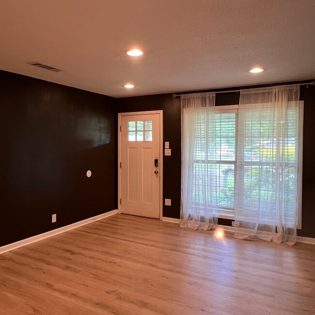 Photo - 106 Whispering Pines Loop