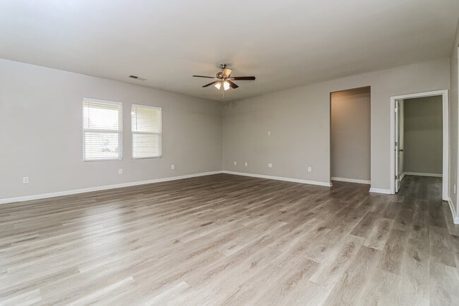 Photo - 145 Cottontail Ln