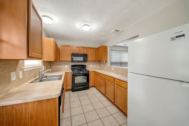 Photo - 33127 Cottonwood Bend