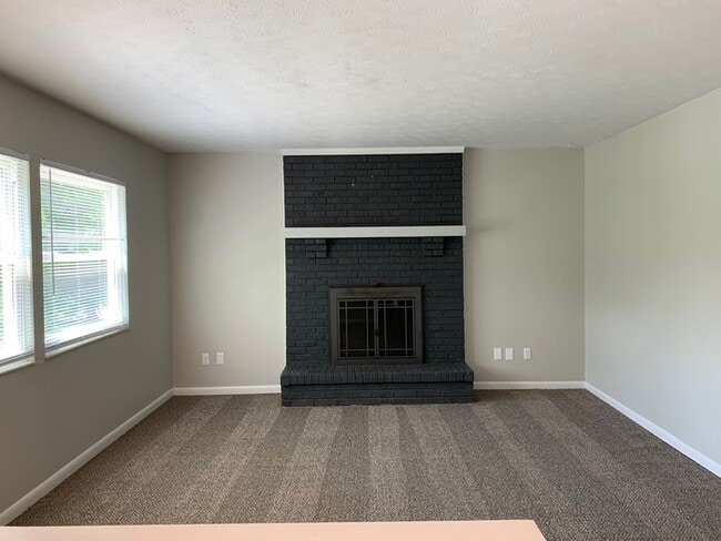 Photo - 43 Surrey Ct