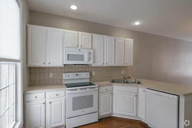 3BR, 1.5BA - 1900SF - Kitchen