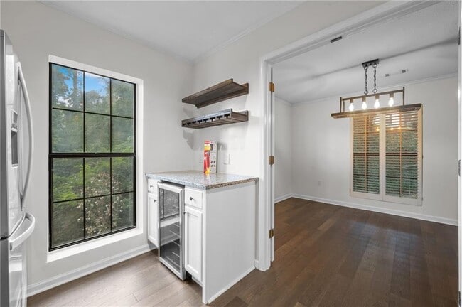 Photo - 2104 Pine Heights Dr NE