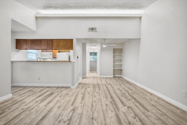 Photo - 904 Sirocco Dr