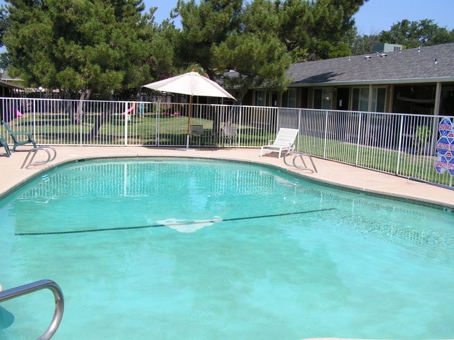 Photo - 2732 Wilson Ave