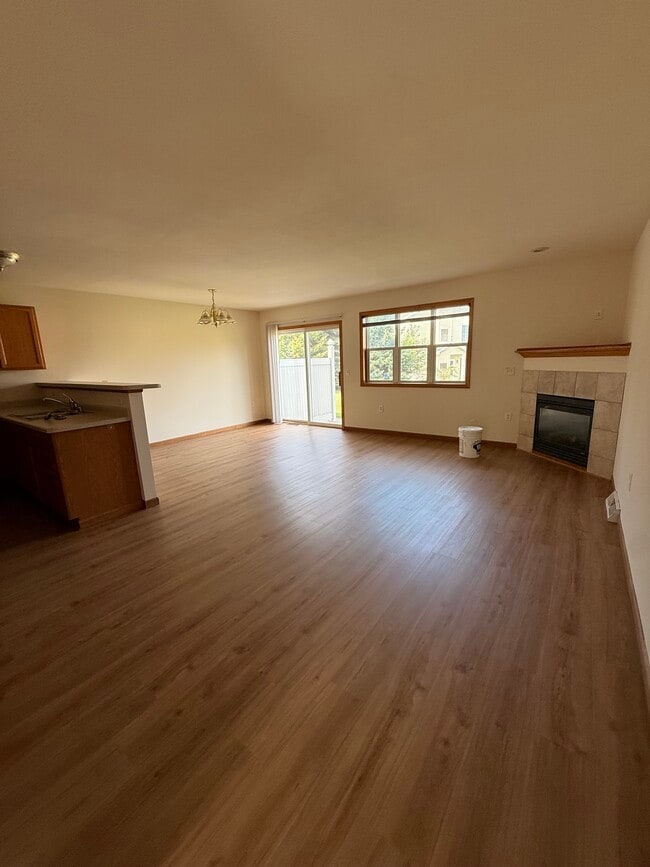 Photo - 3006 Selkirk Dr Unit #3