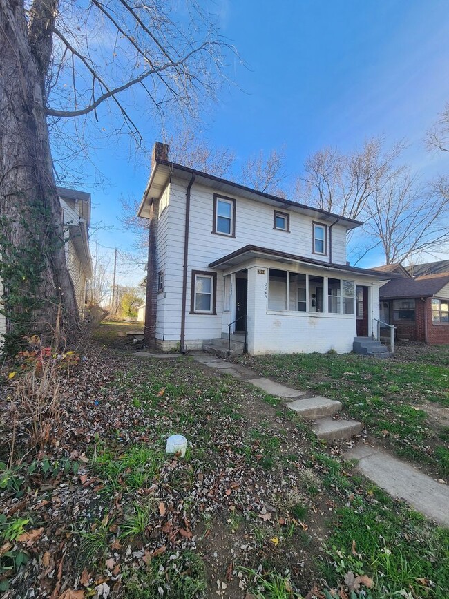 WESTSIDE 2 BEDROOM DUPLEX on Harding and 2... - WESTSIDE 2 BEDROOM DUPLEX on Harding and 2... House