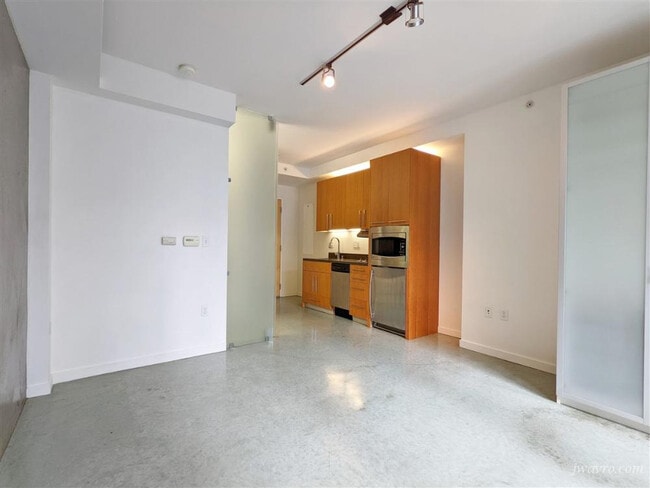 Building Photo - 766 Harrison St Unit 211 Rental