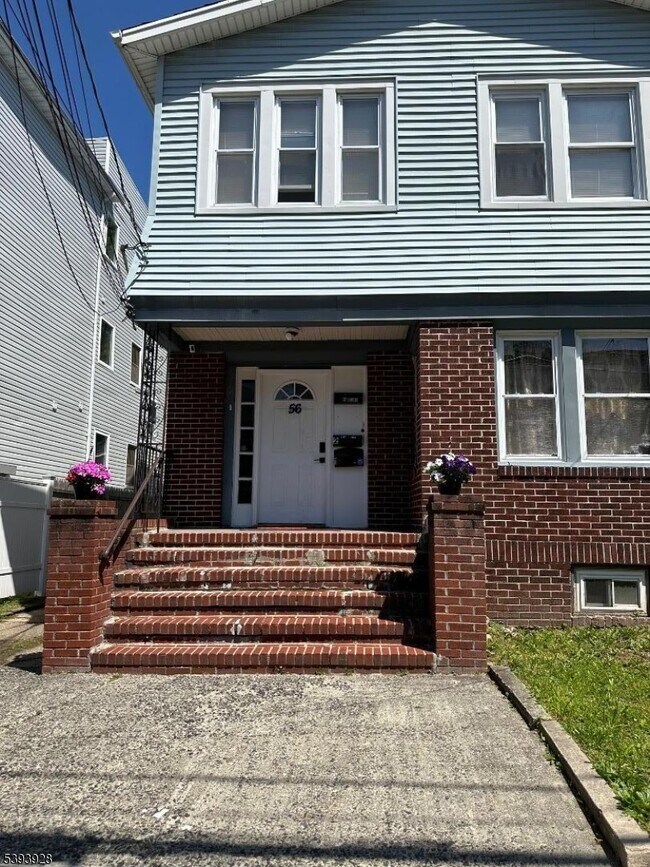 Building Photo - 56 Monticello Ave