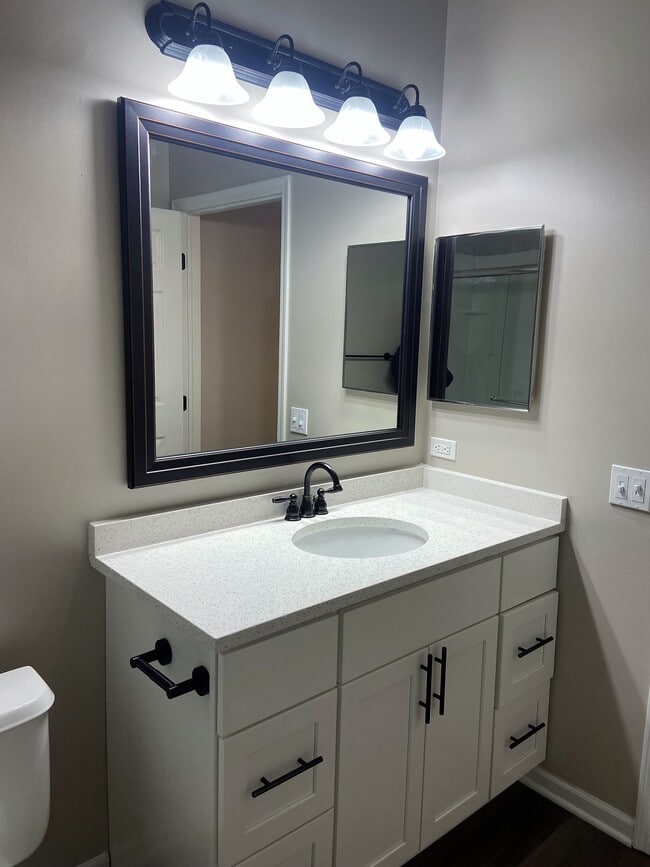 Randall Village Apartments Crystal Lake, IL