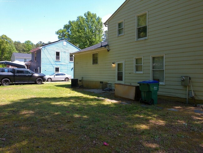 Photo - Awesome 4 bedroom tri level