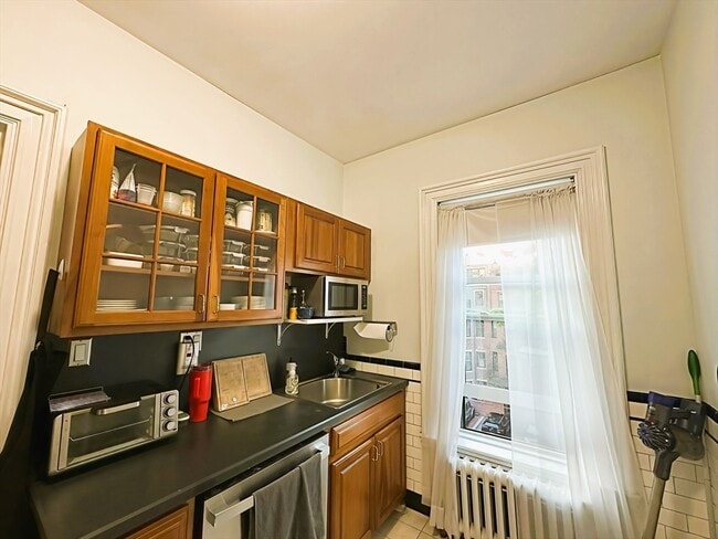 Photo - 229 Newbury St Unit 5##