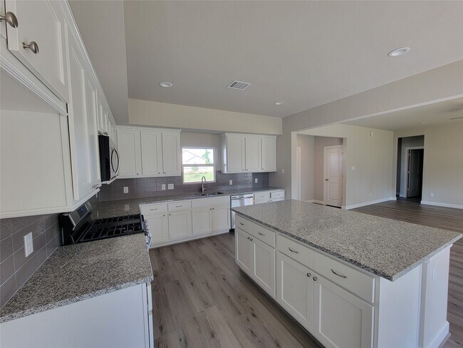 Photo - 1620 La Delle St