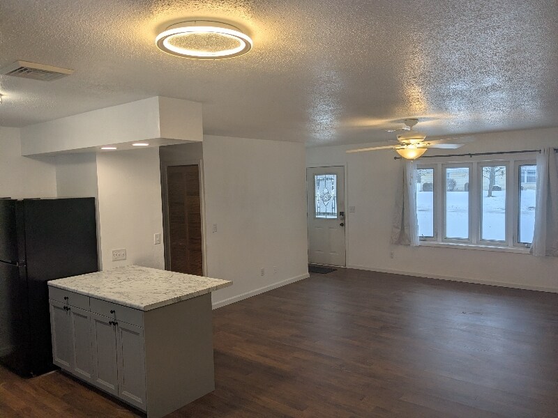 Photo - 1328 Colonial Ln