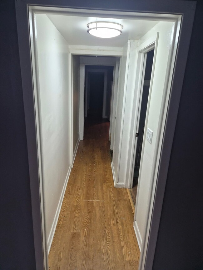 Photo - 1822 Guilderland Ave Unidad 2 floor back apt