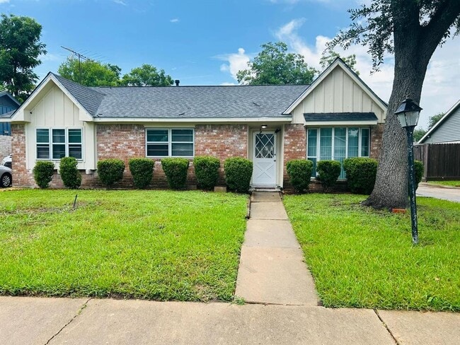 Photo - 10506 Huntington Wood Dr Casa