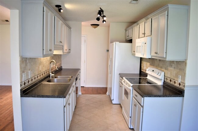 10120 Sparkling Brook Ct