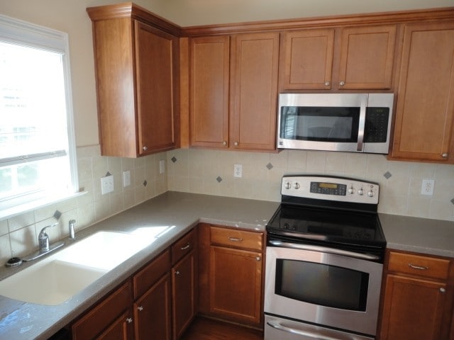 Photo - 228 Pearson Pl