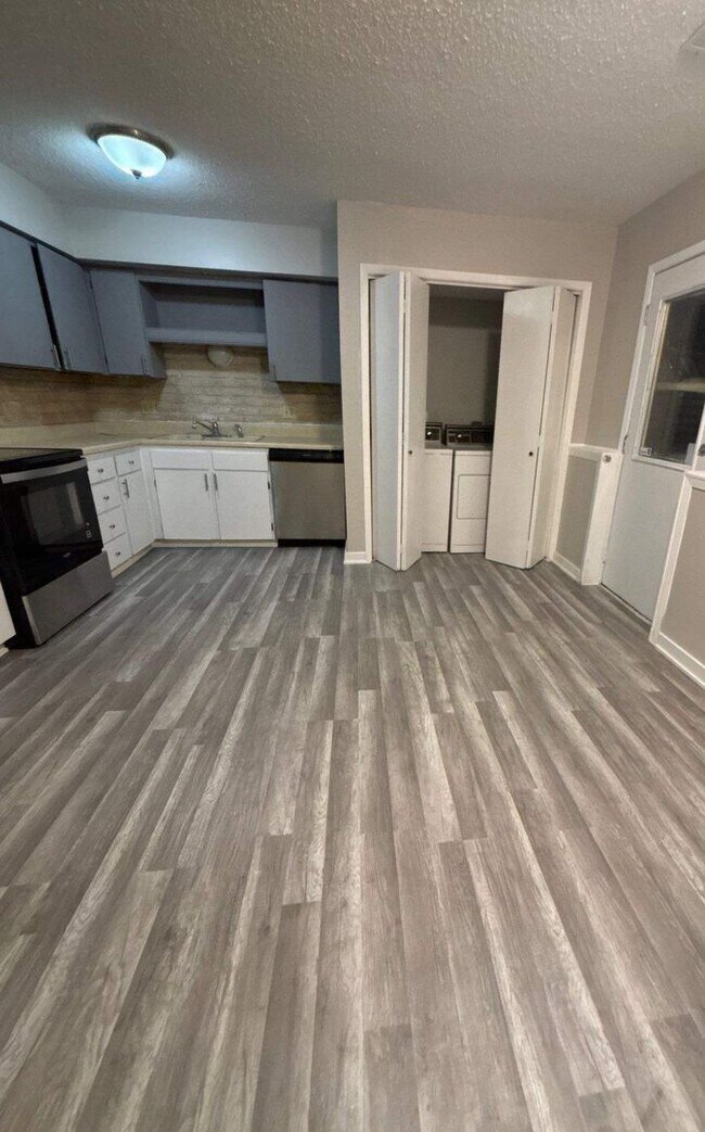 Photo - 4136 Enden Ln