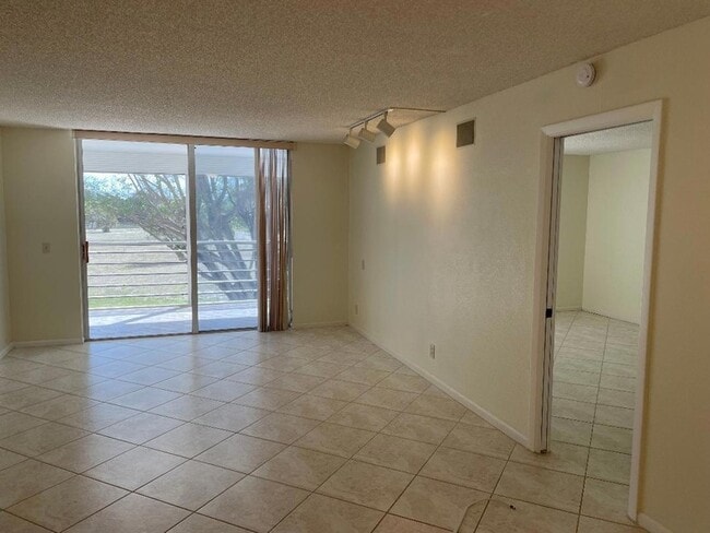 Photo - 6300 NW 2nd Ave Unidad 305