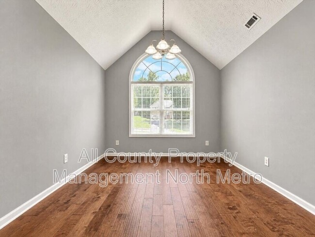 Photo - 4710 Middleboro Ln