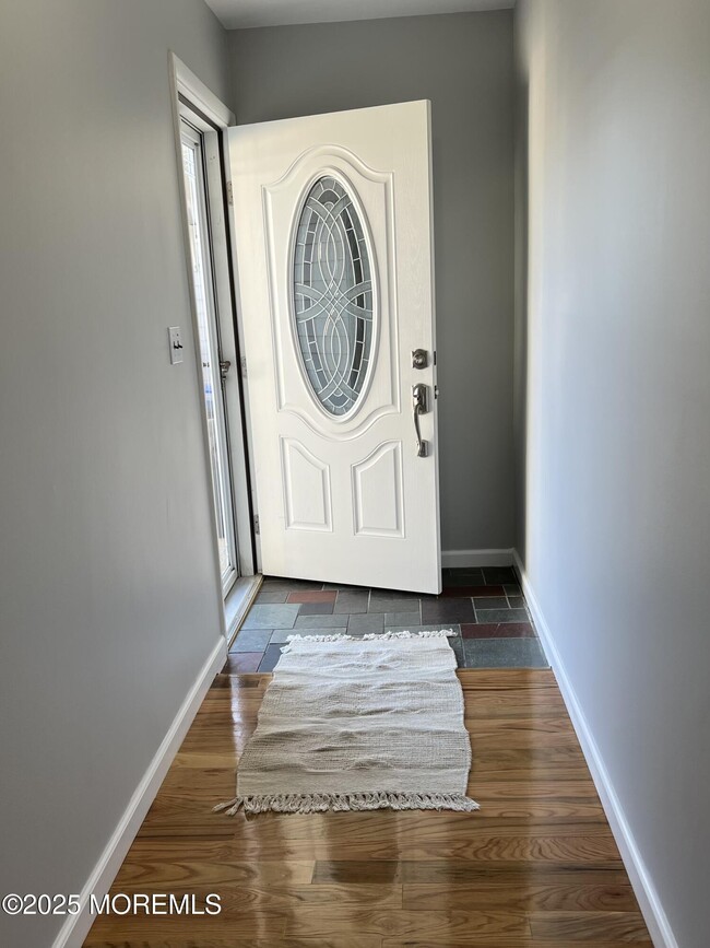 Photo - 517 Bayview Dr