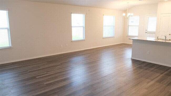 Photo - 109 Gunther Way
