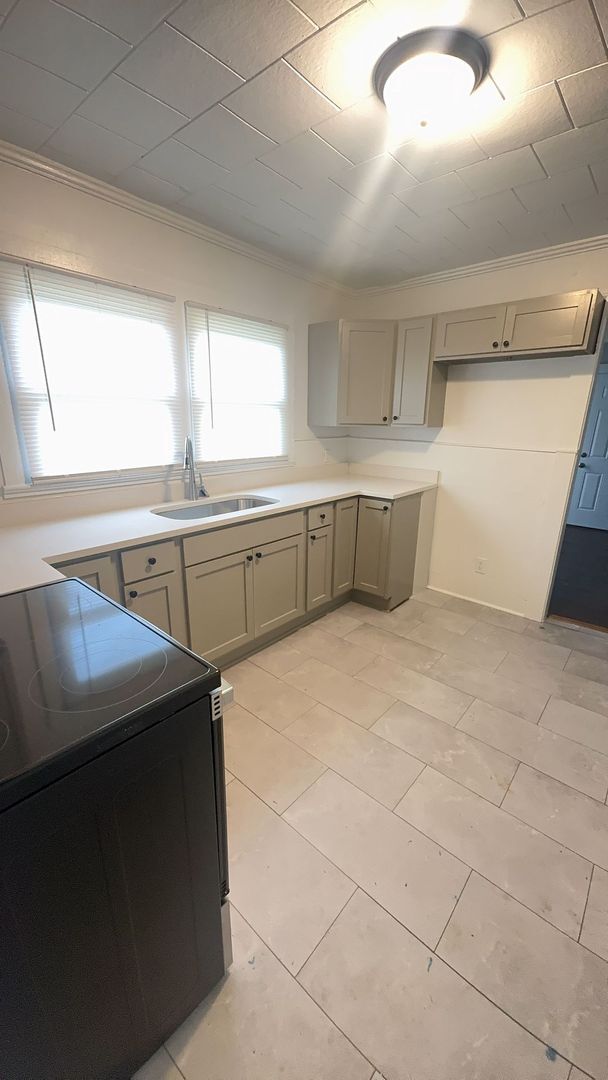 Photo - 505 E 5th St