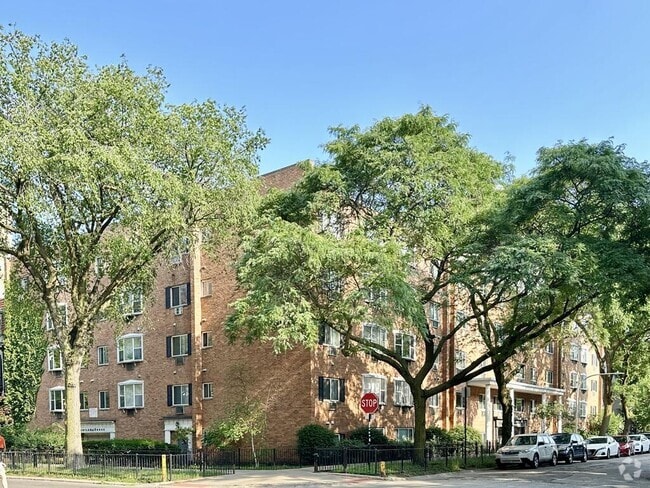 Building Photo - 3825 N Pine Grove Ave Rental