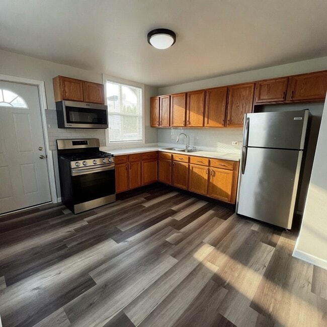 Photo - 212 E Calhoun St