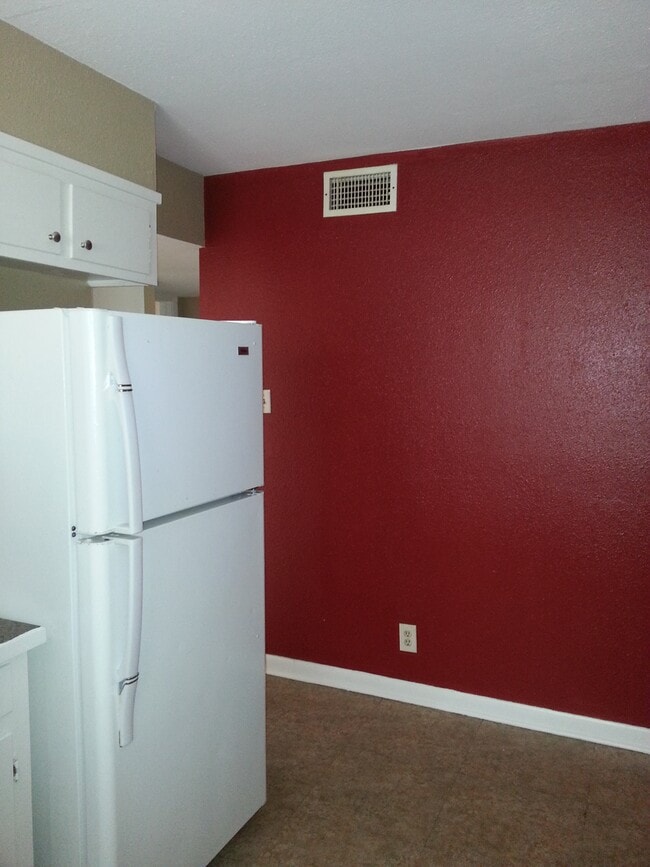 Photo - 4665 Hartel St Unit #4