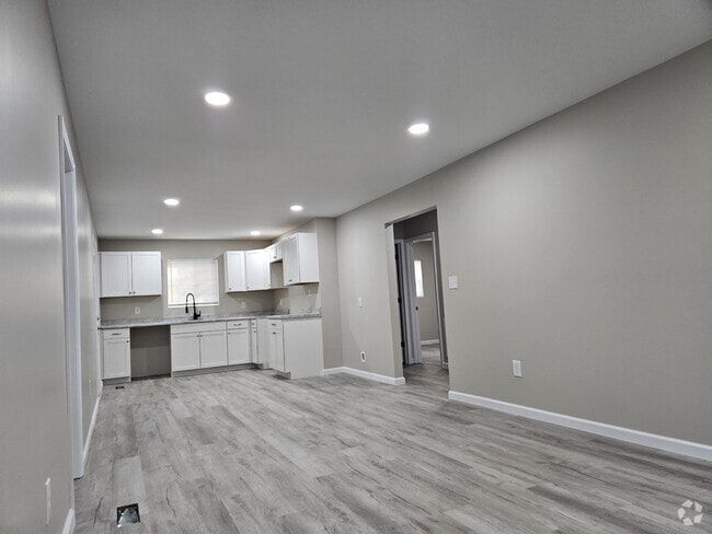 Building Photo - 1529 Delaware Ave Rental