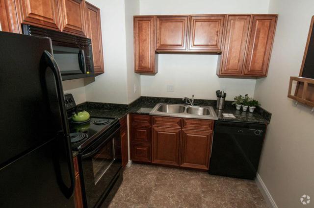 Interior Photo - Pinnacle on Pleasant