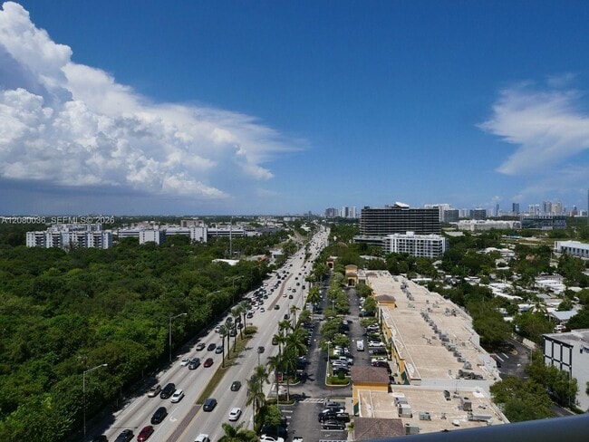 Building Photo - 13499 Biscayne Blvd Unit PH1701